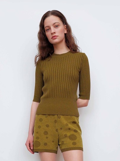 Mirty olive green sweater