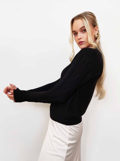 Sillen black sweater